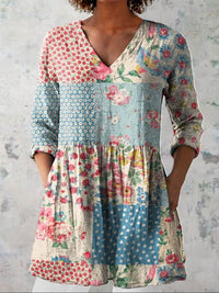 Emily | Blüten-Patchwork V-Ausschnitt-Bluse