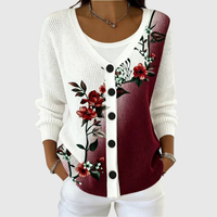 Melania | Strickjacke mit Blütenmotiv in Bordeaux