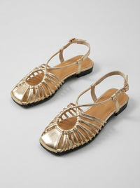 Loretta | Geflochtene Sandalen mit Zierdetail
