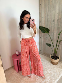 Theresa | Weite Schlabberhose mit Leoprint in Apricot