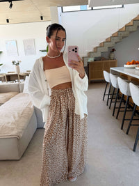 Sophie | Weite Schlabberhose mit Leoprint in Beige